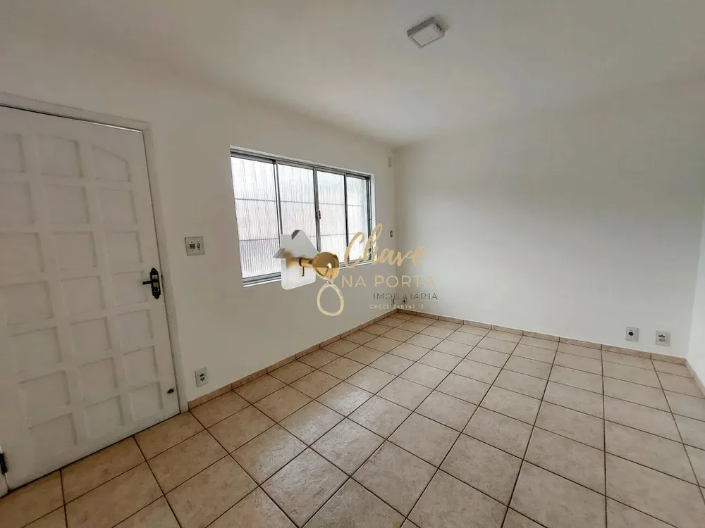 Casa, 6 quartos, 252 m² - Foto 1
