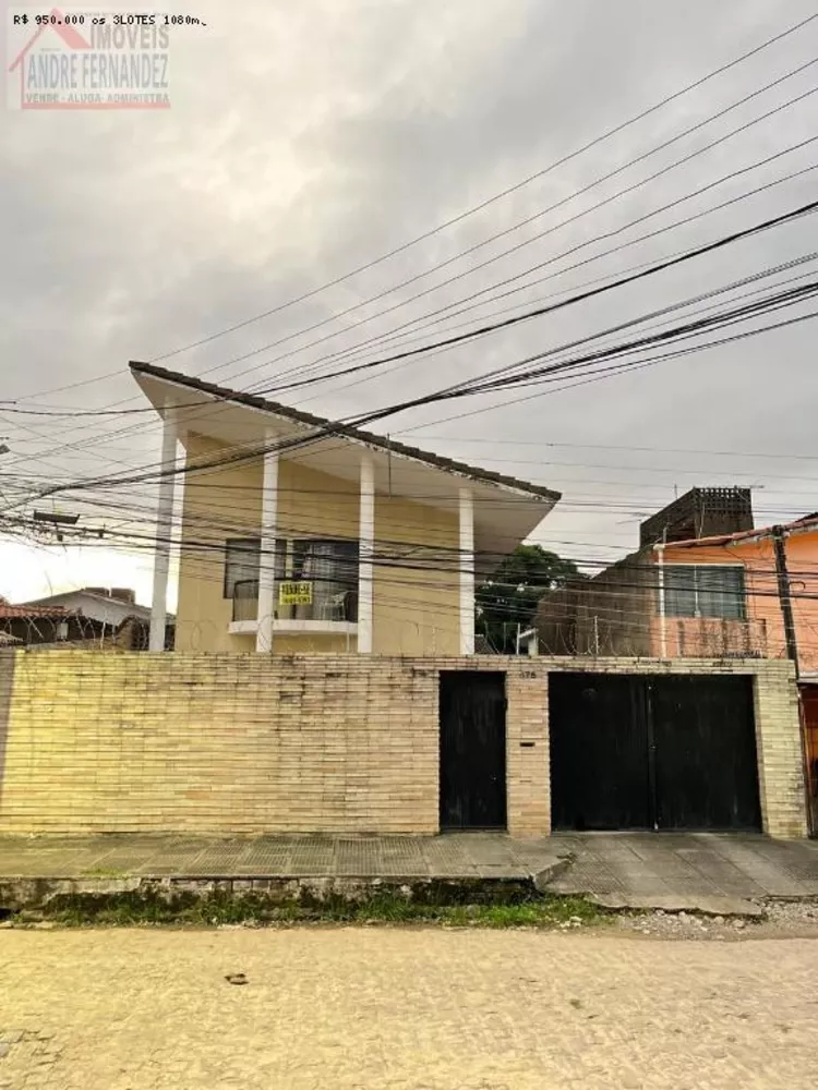 Casa à venda com 6 quartos, 340m² - Foto 2