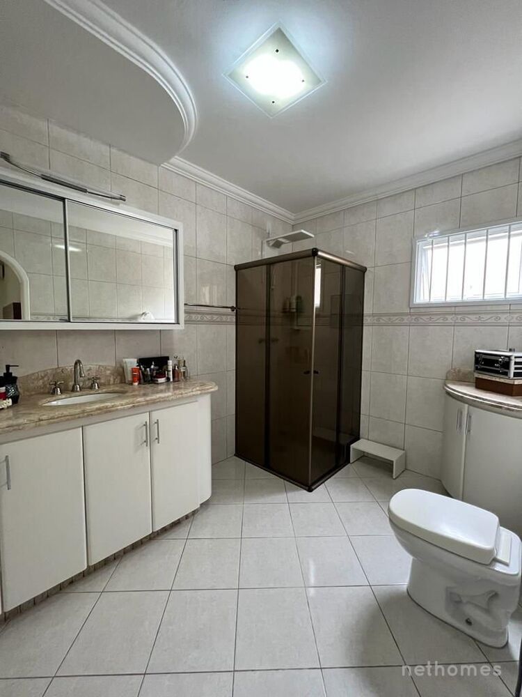 Casa à venda com 3 quartos, 240m² - Foto 4