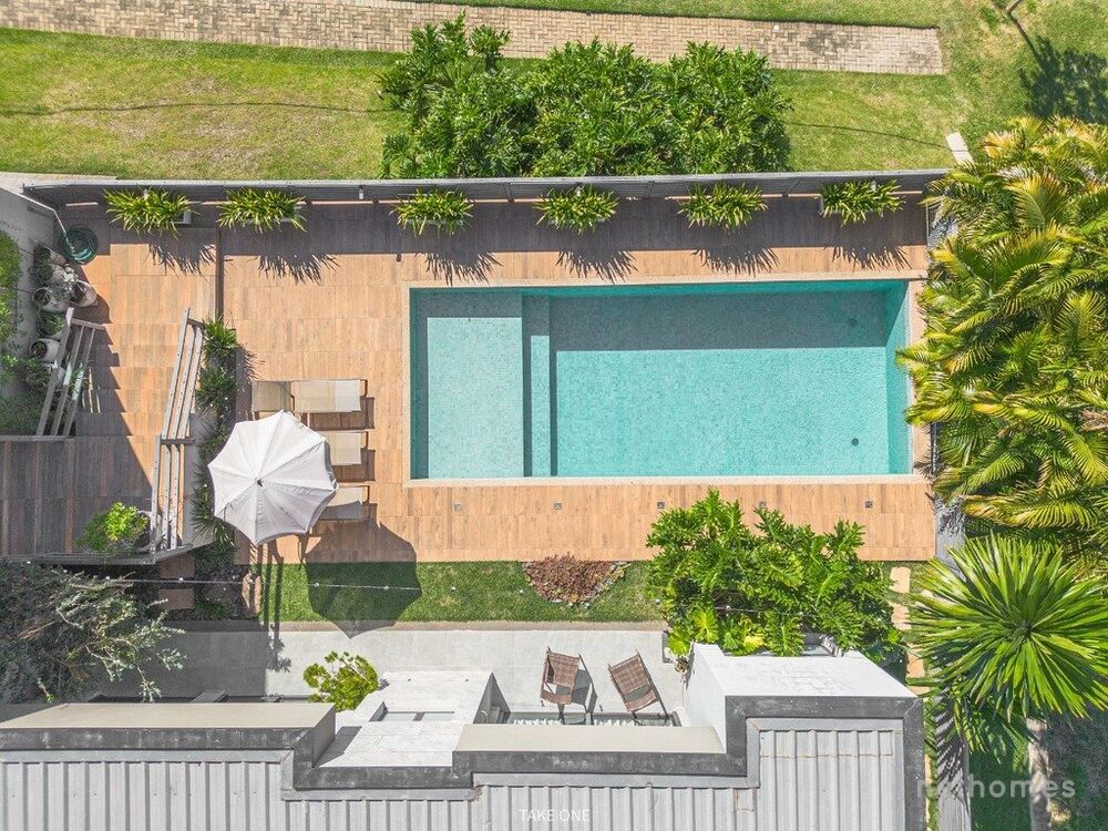 Casa de Condomínio à venda com 3 quartos, 382m² - Foto 4