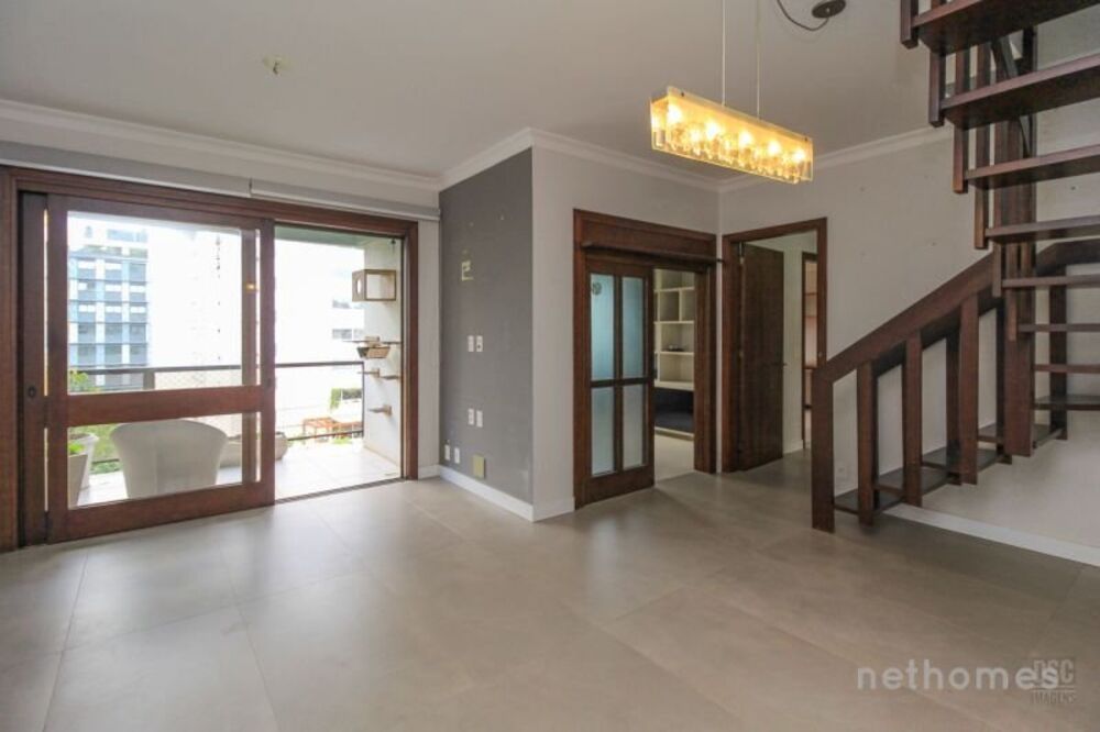 Cobertura à venda com 3 quartos, 200m² - Foto 1