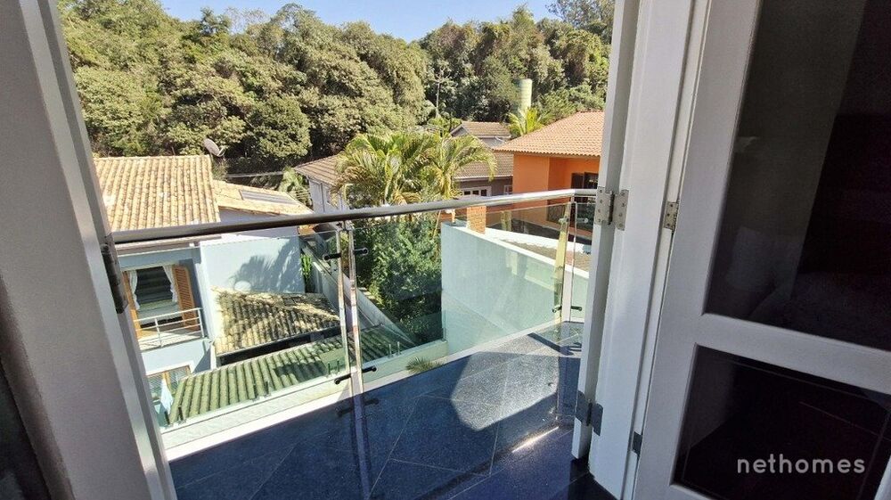 Casa de Condomínio à venda com 3 quartos, 360m² - Foto 3