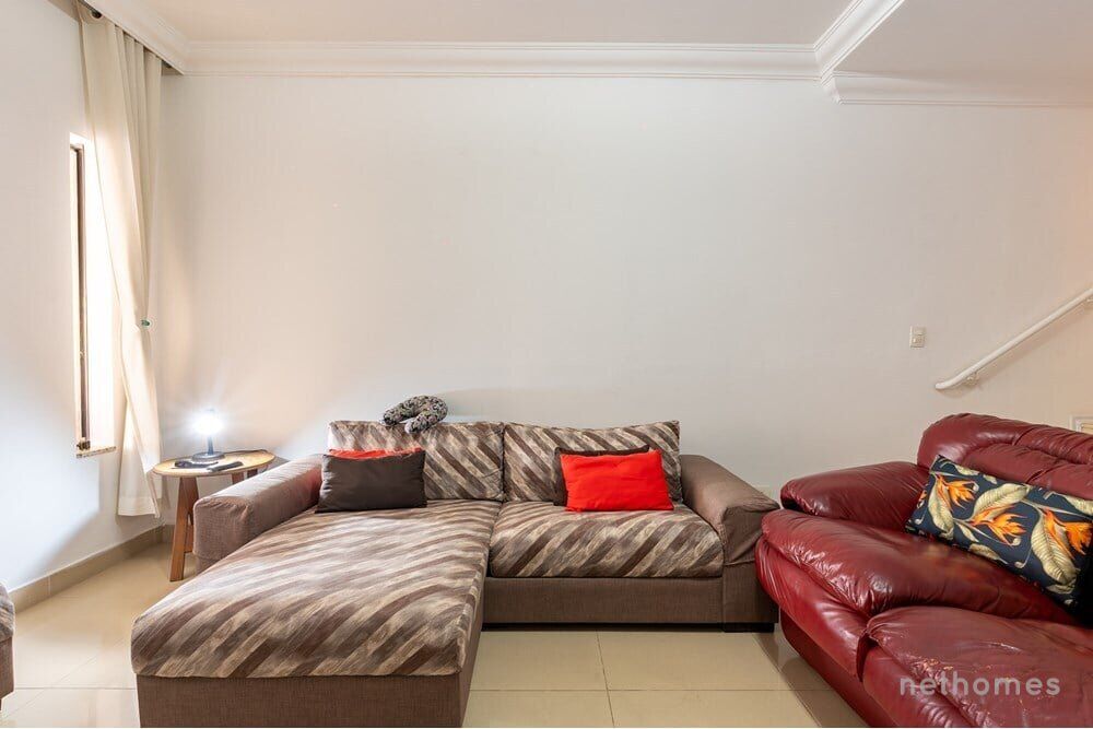 Casa de Condomínio à venda com 3 quartos, 180m² - Foto 3