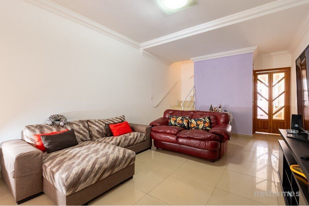 Casa de Condomínio à venda com 3 quartos, 180m² - Foto 1