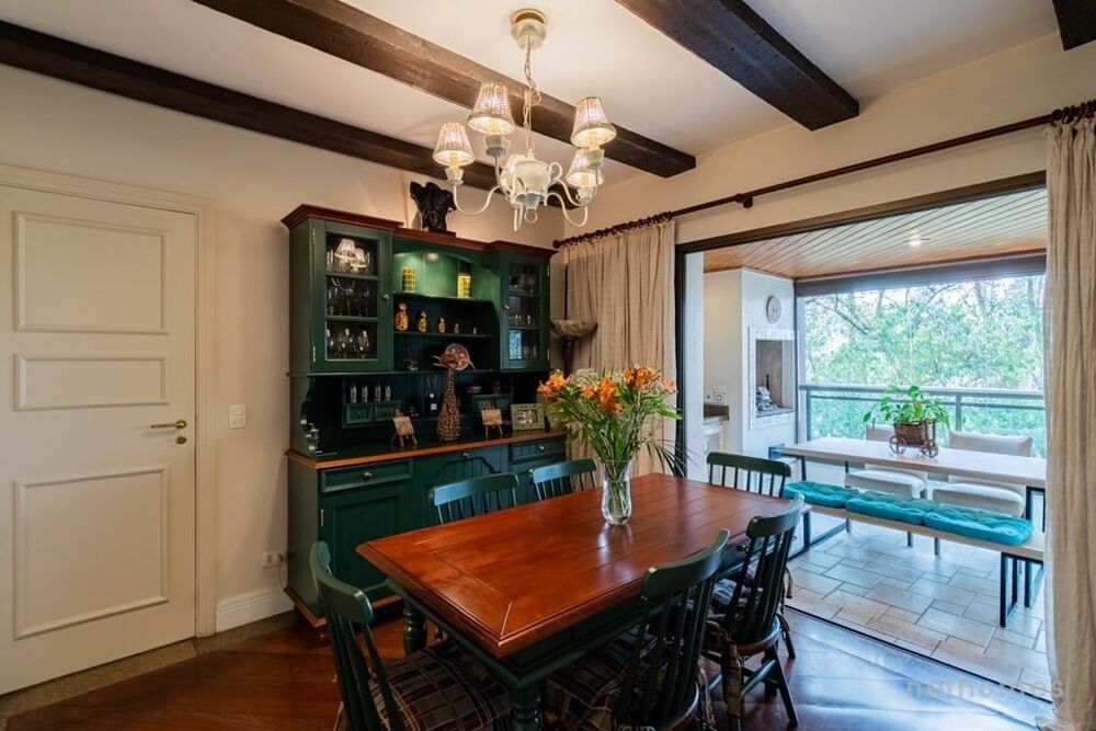Apartamento à venda com 4 quartos, 225m² - Foto 1