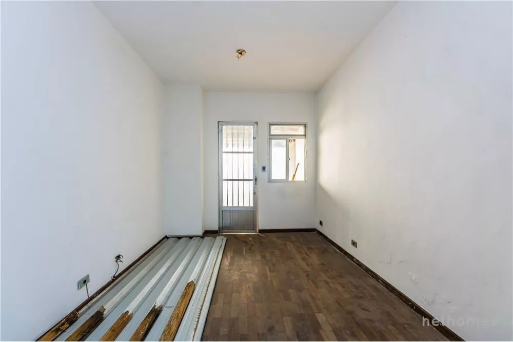 Casa à venda com 4 quartos, 203m² - Foto 2