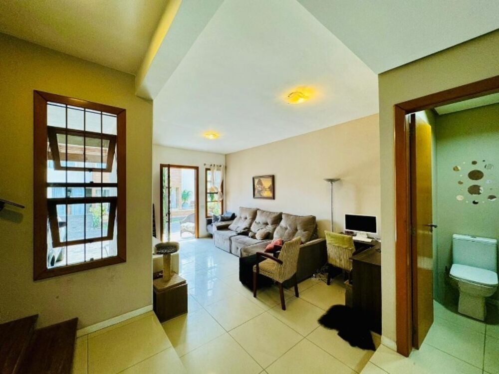 Casa de Condomínio à venda com 3 quartos, 140m² - Foto 2