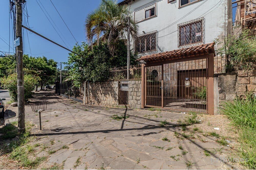 Casa à venda com 6 quartos, 210m² - Foto 7