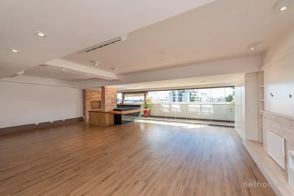 Apartamento à venda com 3 quartos, 203m² - Foto 1