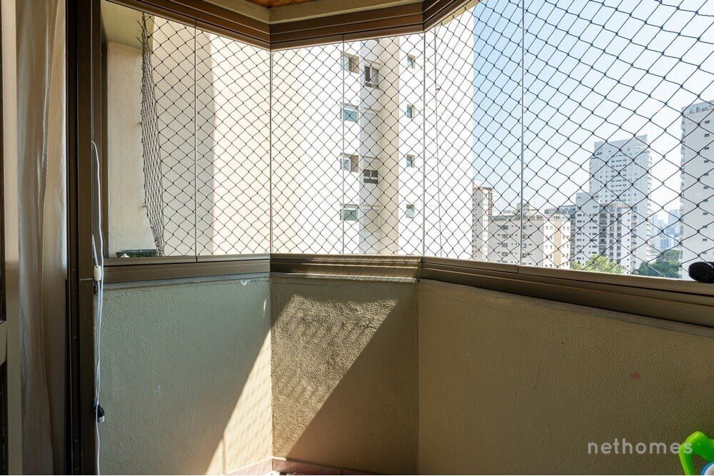 Apartamento à venda com 2 quartos, 67m² - Foto 2