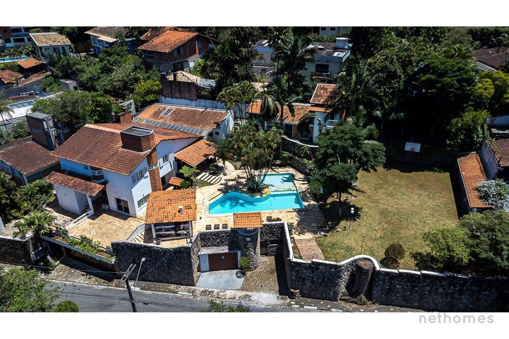 Casa à venda com 6 quartos, 708m² - Foto 1