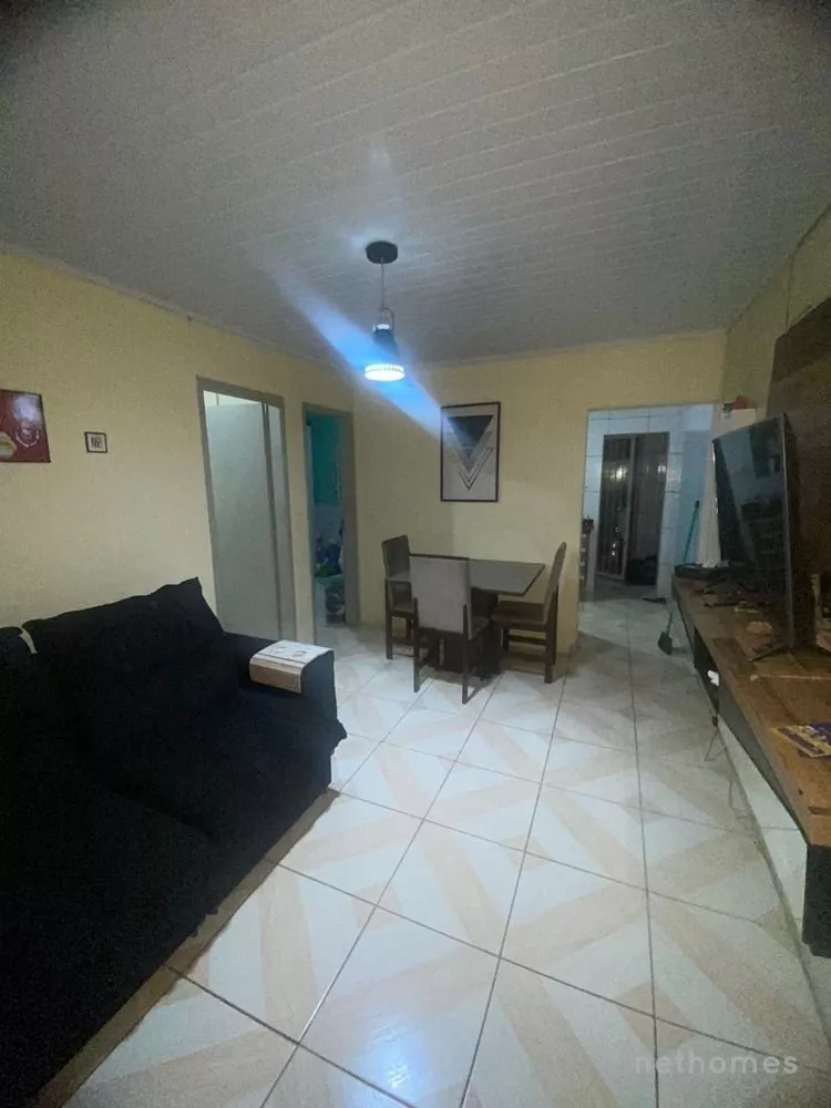 Casa à venda com 2 quartos, 50m² - Foto 1