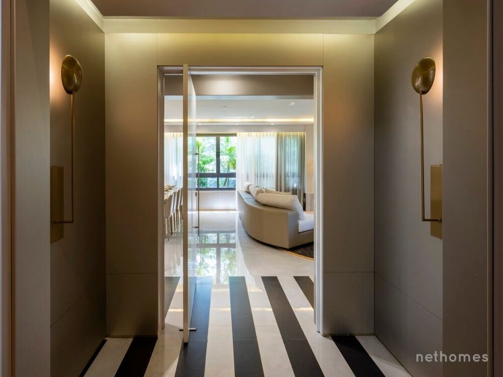 Apartamento à venda com 3 quartos, 219m² - Foto 4