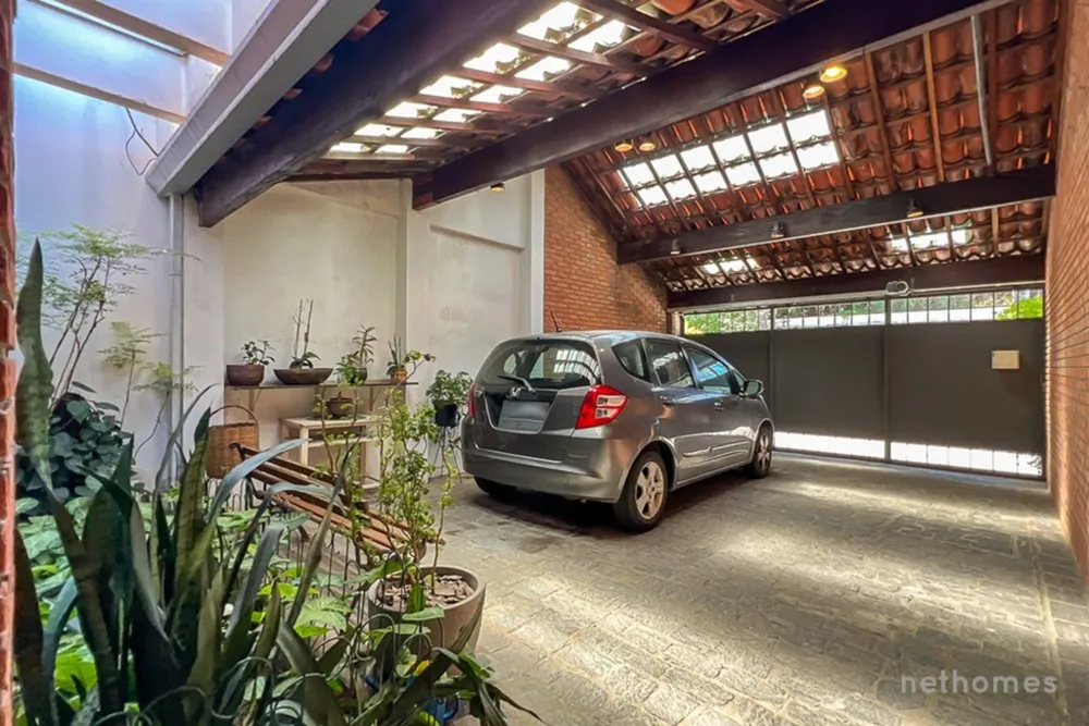 Casa, 5 quartos, 231 m² - Foto 1