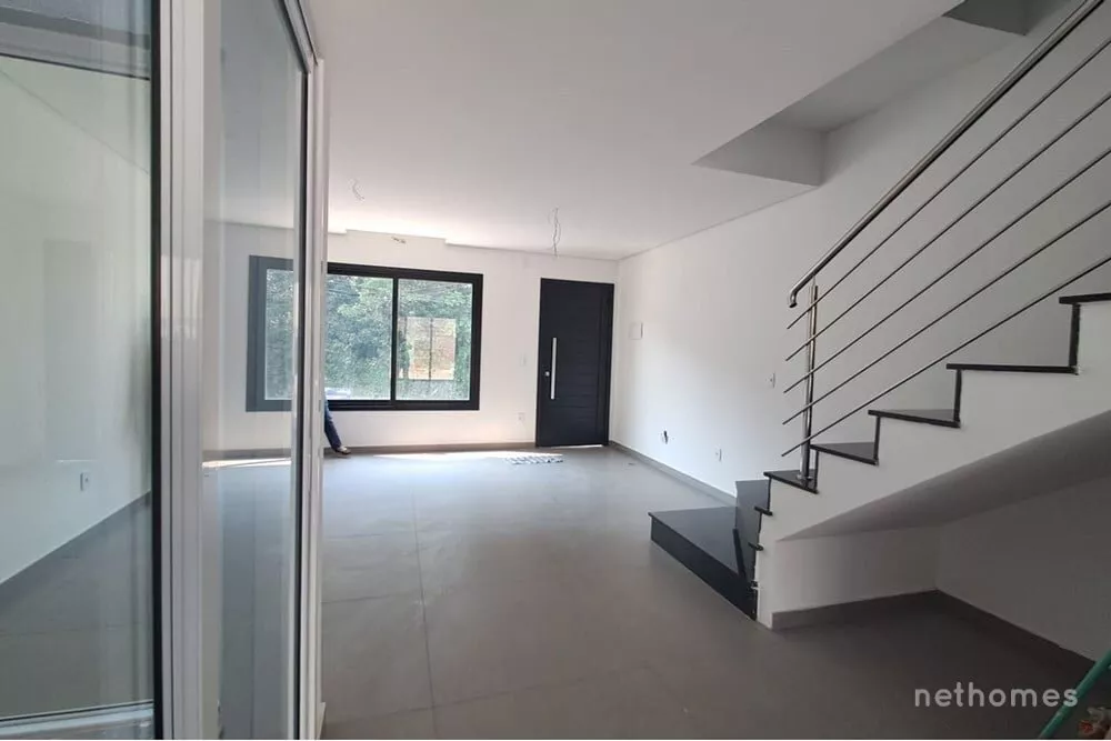 Casa à venda com 2 quartos, 110m² - Foto 3