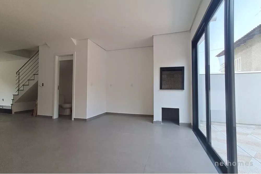 Casa à venda com 2 quartos, 110m² - Foto 2