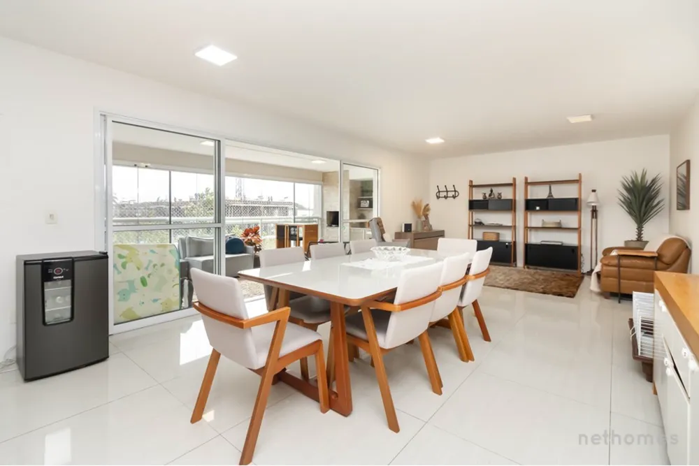 Apartamento, 3 quartos, 210 m² - Foto 1