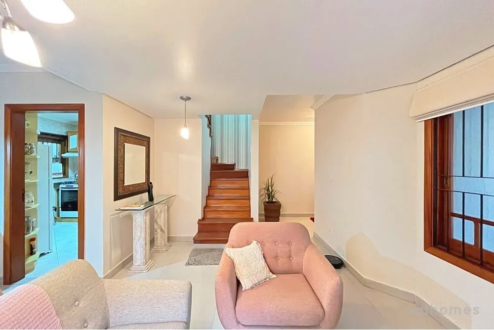 Casa, 3 quartos, 215 m² - Foto 1