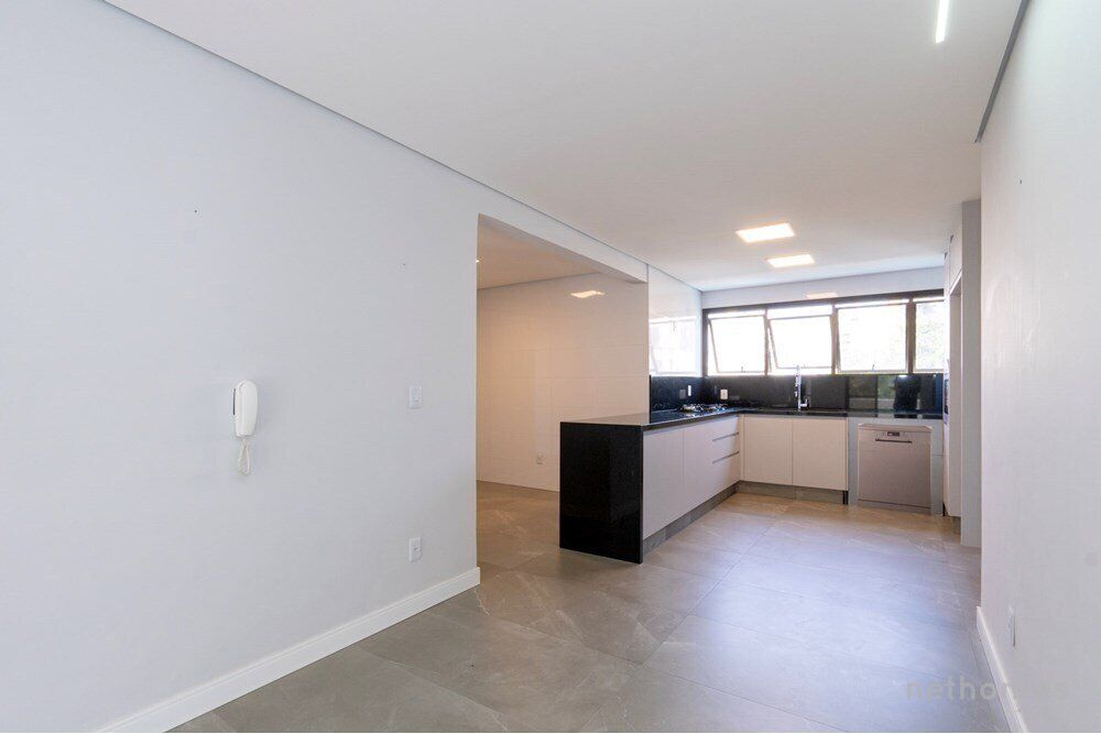 Apartamento à venda com 4 quartos, 203m² - Foto 7