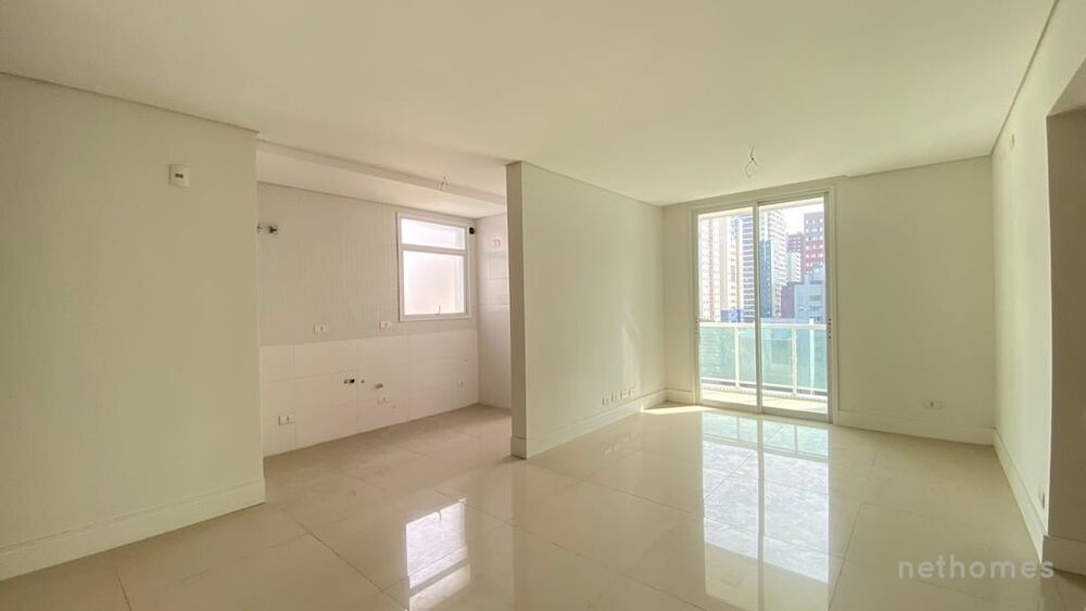 Apartamento à venda com 3 quartos, 95m² - Foto 3