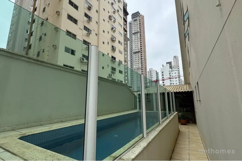 Apartamento à venda com 3 quartos, 230m² - Foto 1