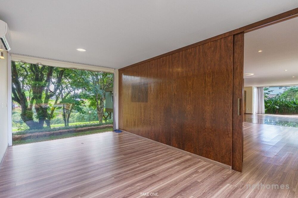 Casa de Condomínio à venda com 4 quartos, 520m² - Foto 2