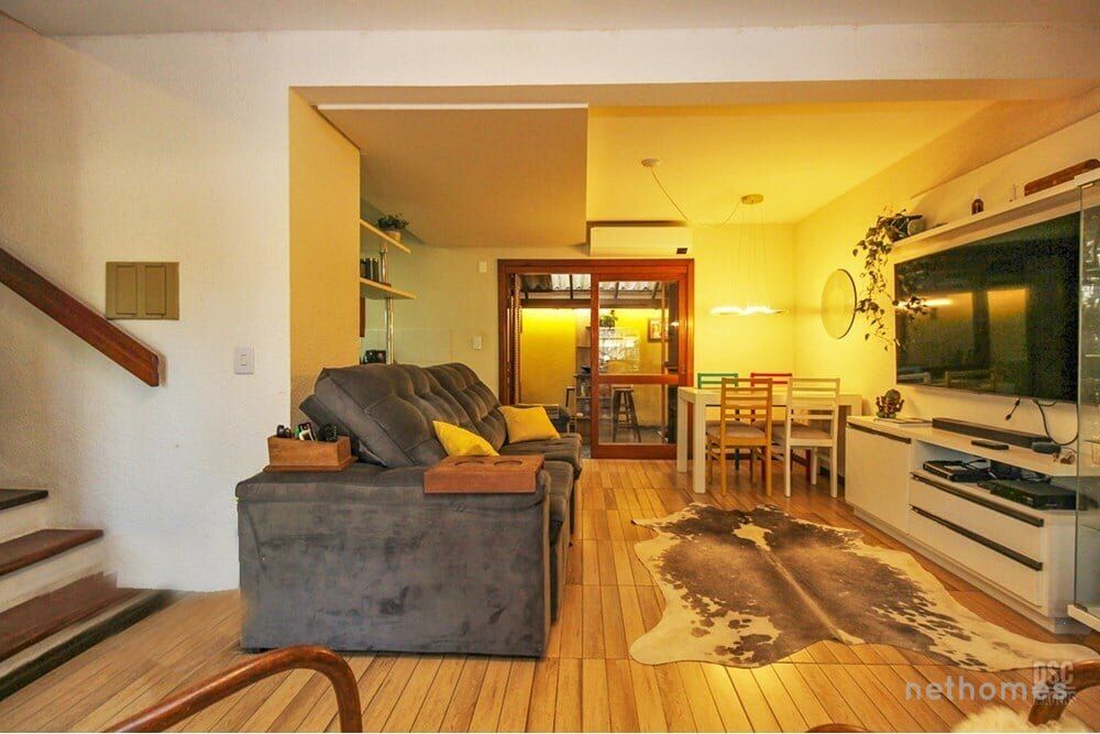 Casa à venda com 3 quartos, 154m² - Foto 1