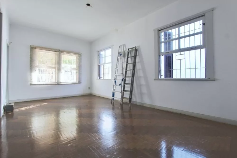 Casa à venda com 4 quartos, 200m² - Foto 4