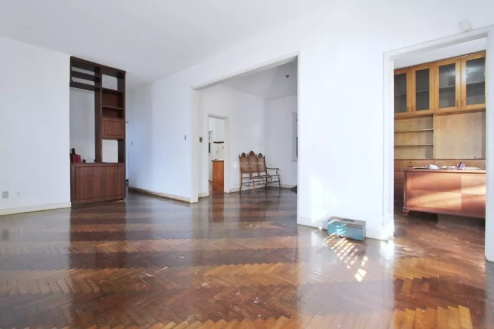 Casa à venda com 4 quartos, 200m² - Foto 2