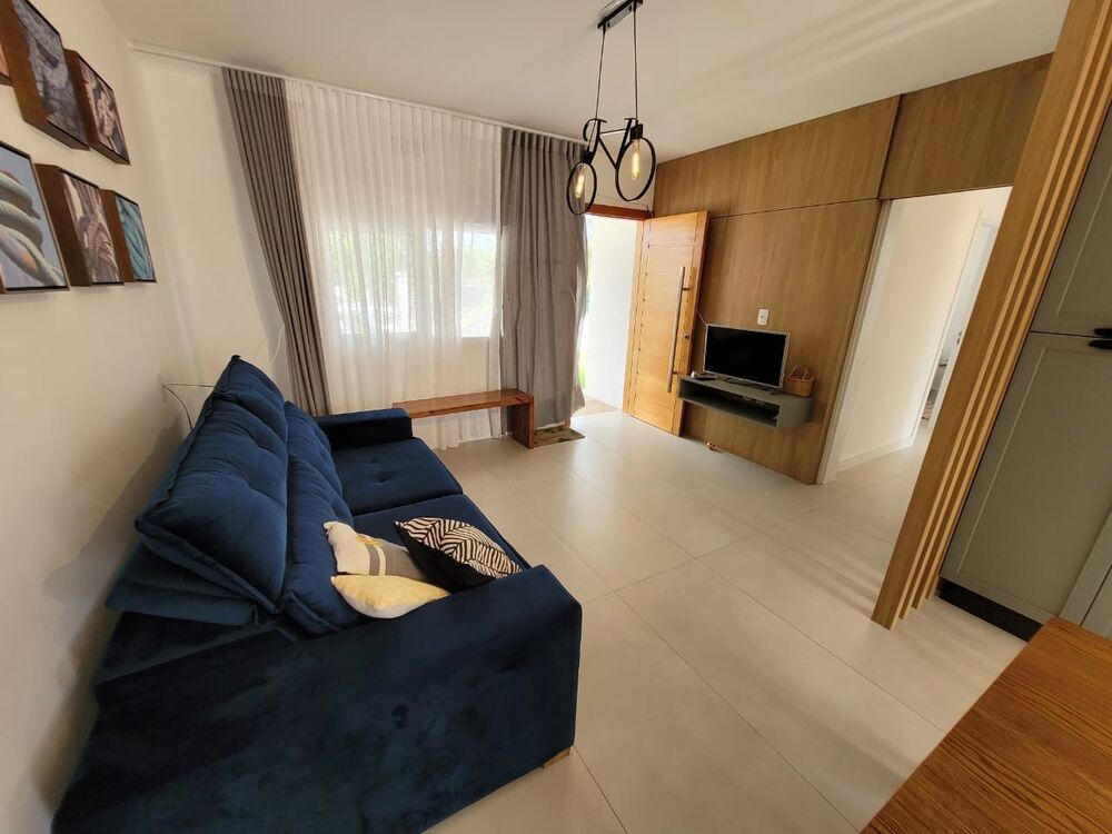 Casa à venda com 3 quartos, 114m² - Foto 1