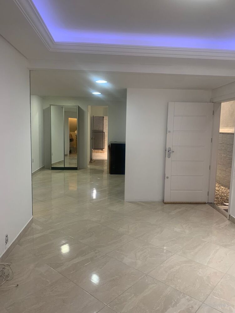 Casa à venda com 3 quartos, 105m² - Foto 1