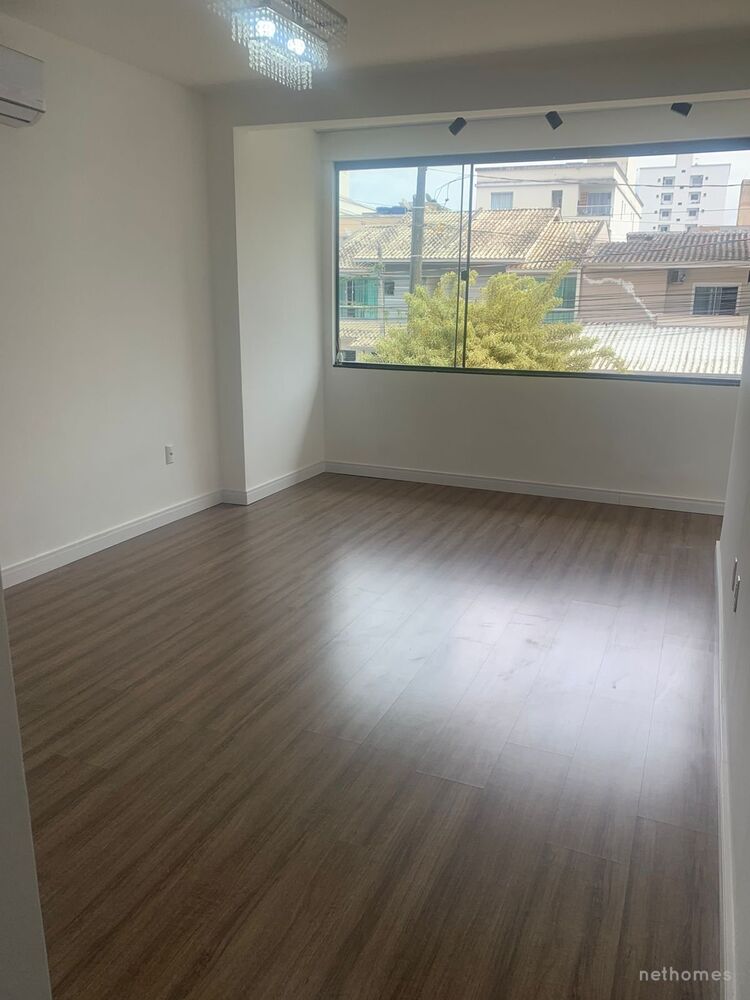 Casa à venda com 3 quartos, 105m² - Foto 3