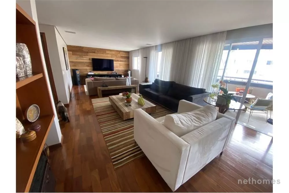 Apartamento à venda com 3 quartos, 200m² - Foto 2