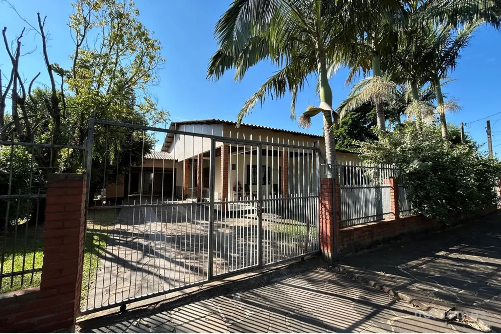 Casa, 3 quartos, 212 m² - Foto 1
