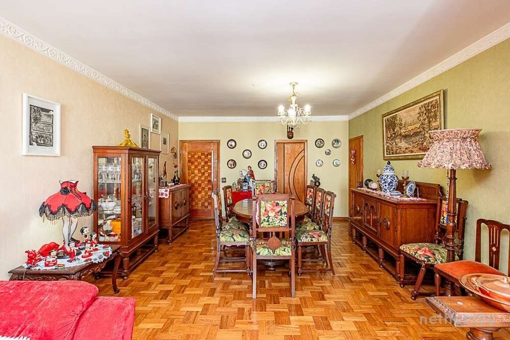 Apartamento à venda com 3 quartos, 150m² - Foto 2