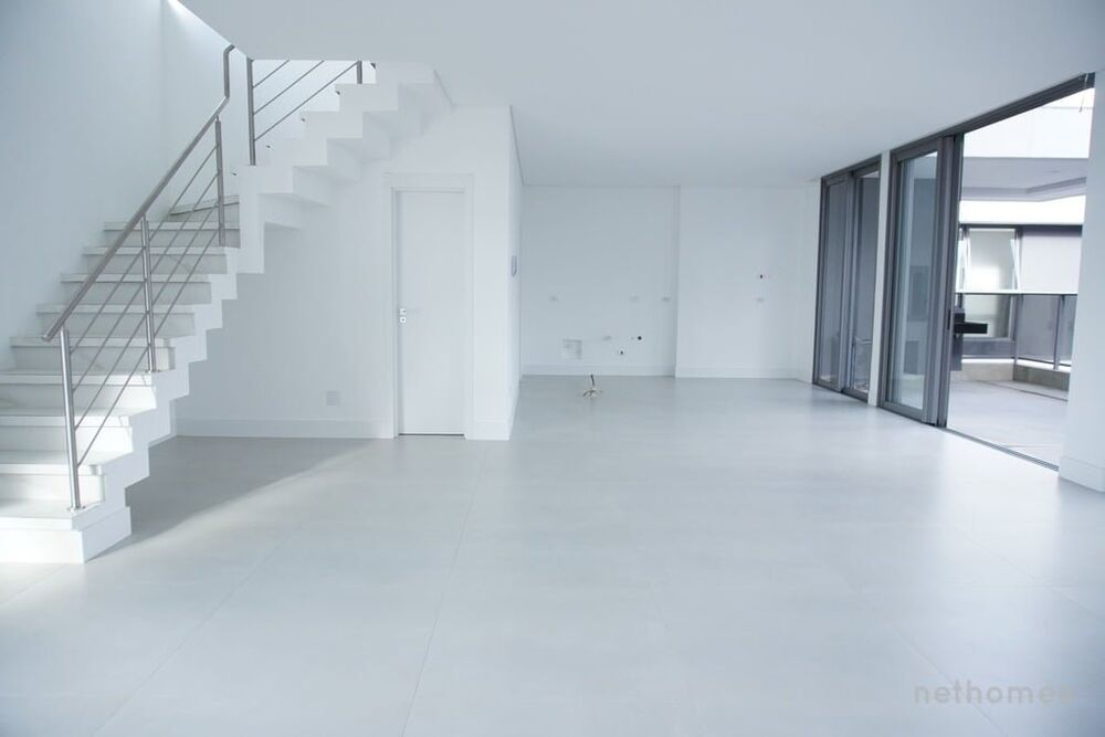 Apartamento à venda com 3 quartos, 155m² - Foto 4