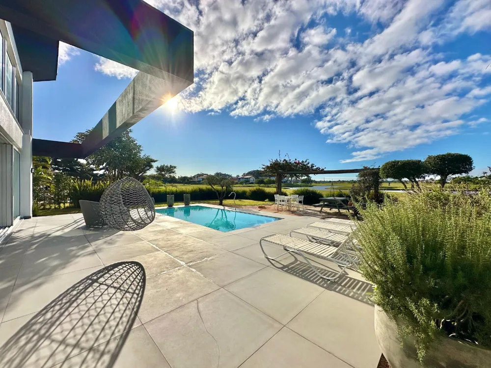 Casa, 4 quartos, 230 m² - Foto 2