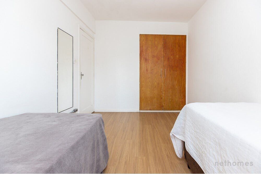 Apartamento à venda com 2 quartos, 77m² - Foto 2