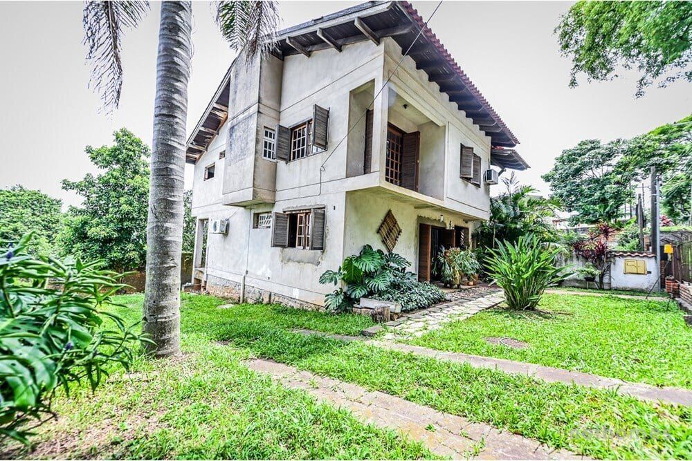 Casa de Condomínio à venda com 4 quartos, 231m² - Foto 1