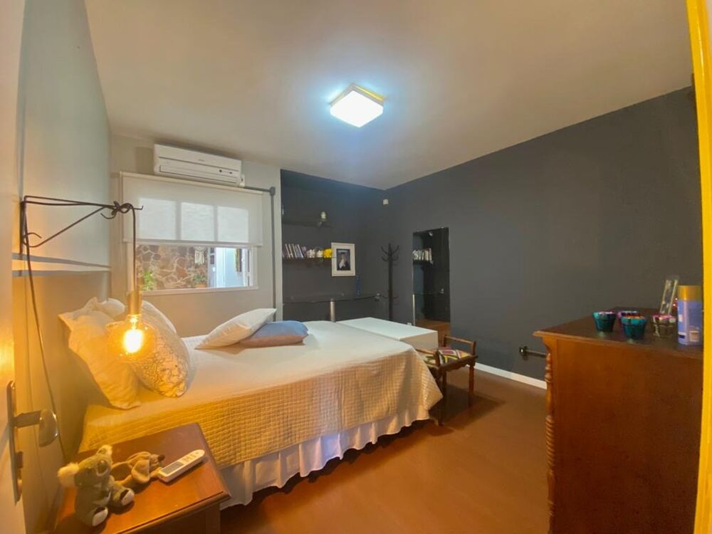 Casa à venda com 3 quartos, 240m² - Foto 4
