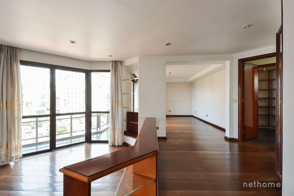 Apartamento à venda com 4 quartos, 274m² - Foto 1