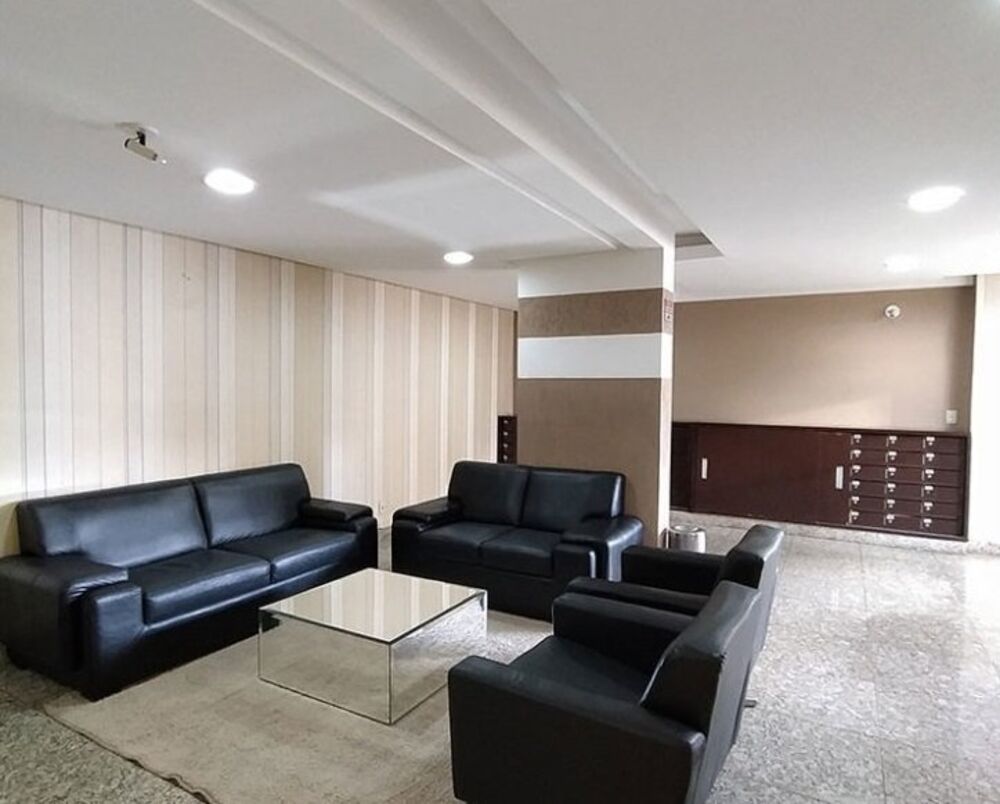 Apartamento à venda com 3 quartos, 74m² - Foto 2