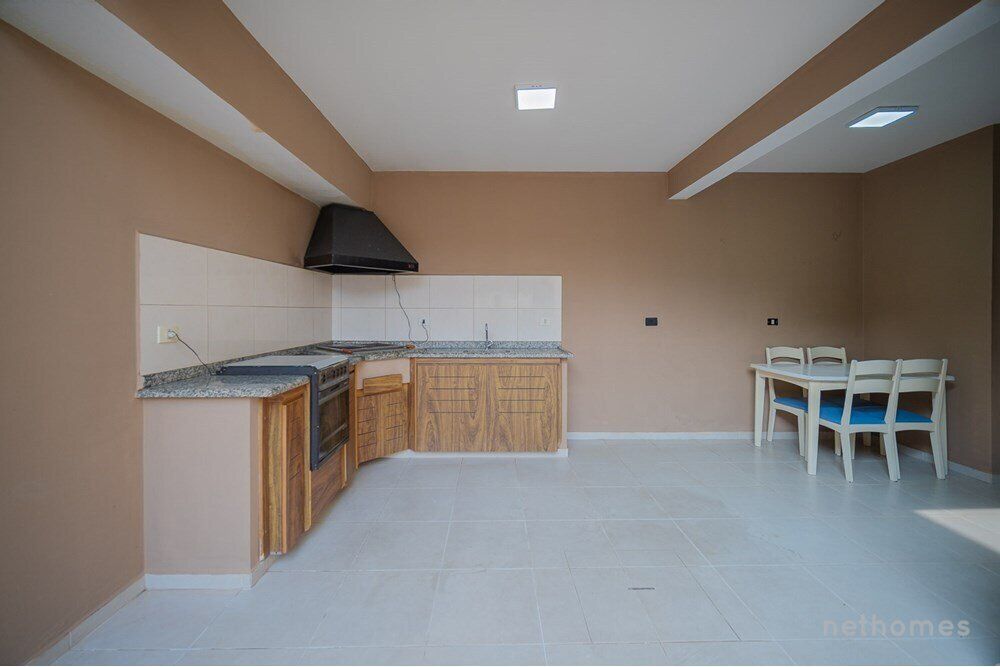 Casa à venda com 4 quartos, 188m² - Foto 3