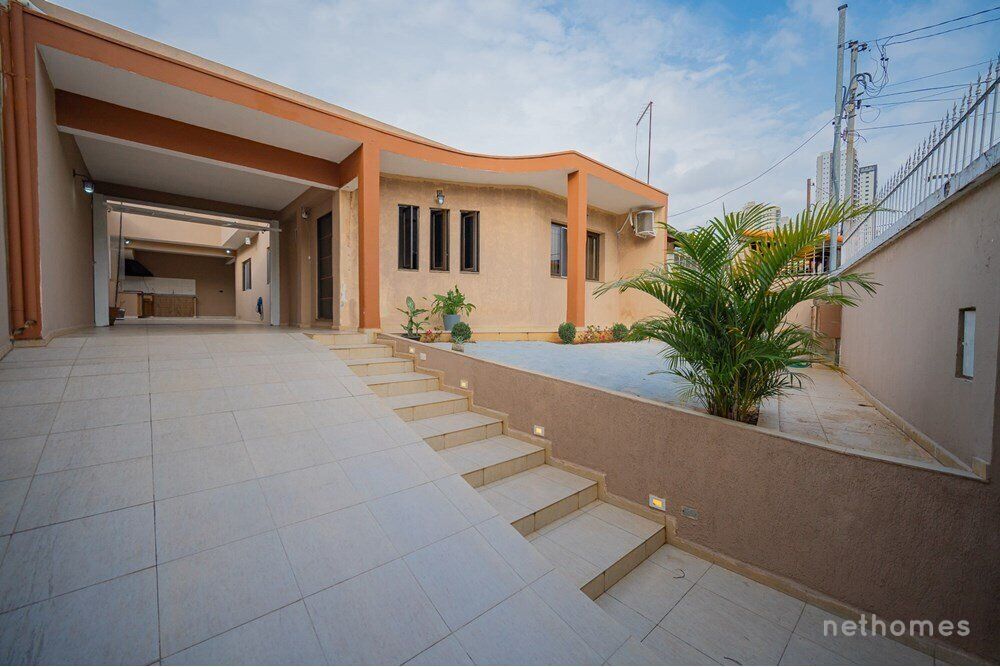 Casa à venda com 4 quartos, 188m² - Foto 1