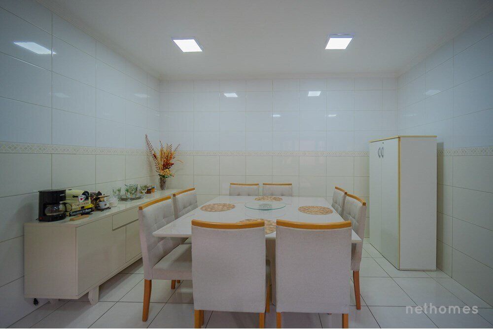 Casa à venda com 4 quartos, 188m² - Foto 7