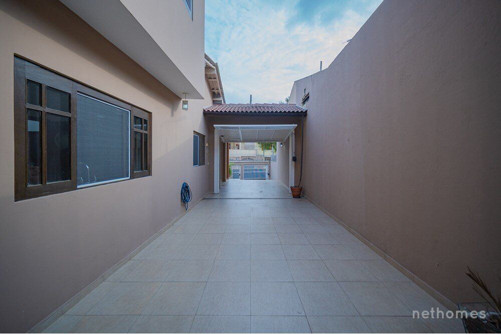 Casa à venda com 4 quartos, 188m² - Foto 2