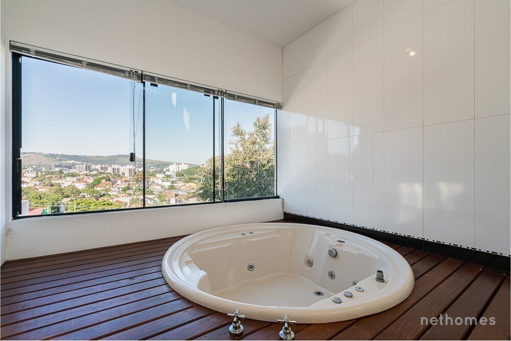Casa à venda com 2 quartos, 318m² - Foto 3