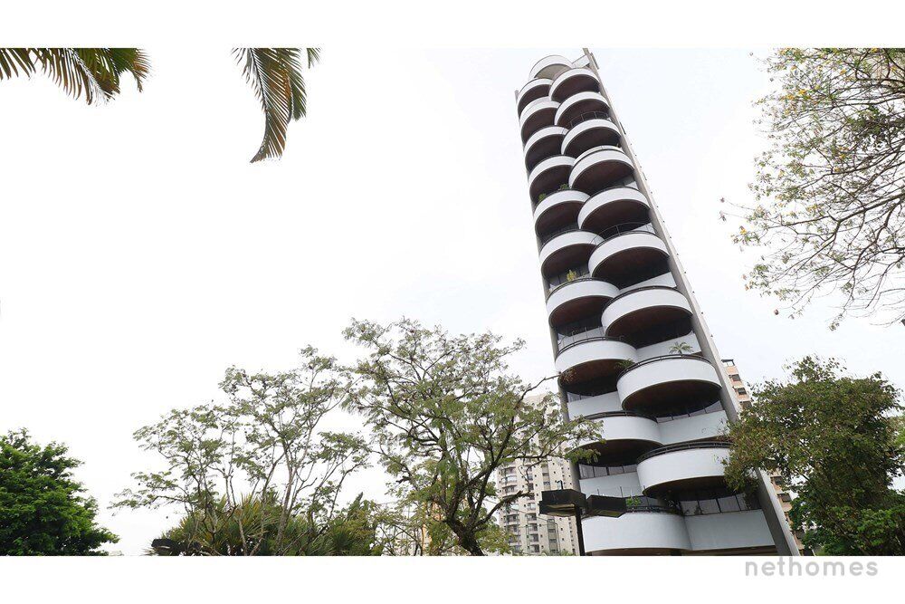 Apartamento à venda com 4 quartos, 234m² - Foto 1