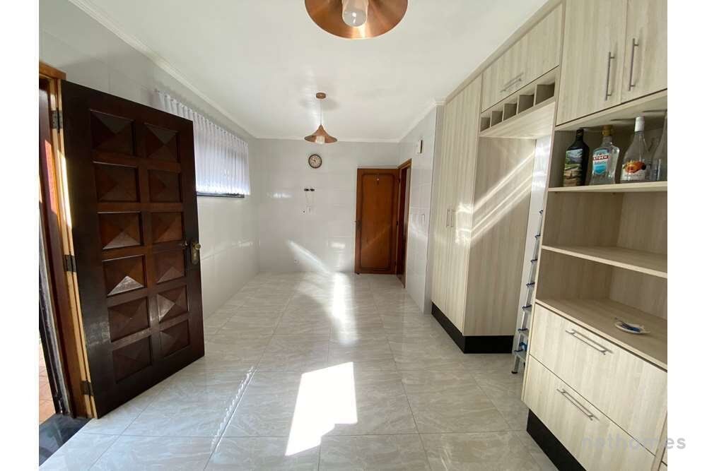 Casa à venda com 3 quartos, 250m² - Foto 3