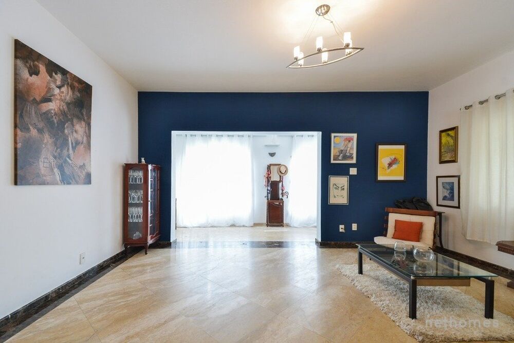 Casa à venda com 3 quartos, 250m² - Foto 1